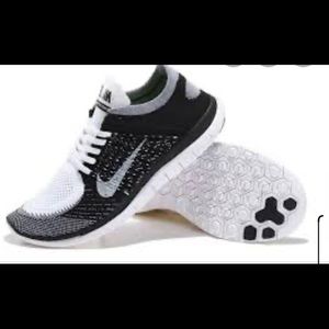 Women’s Nike free Fly Knits size 6